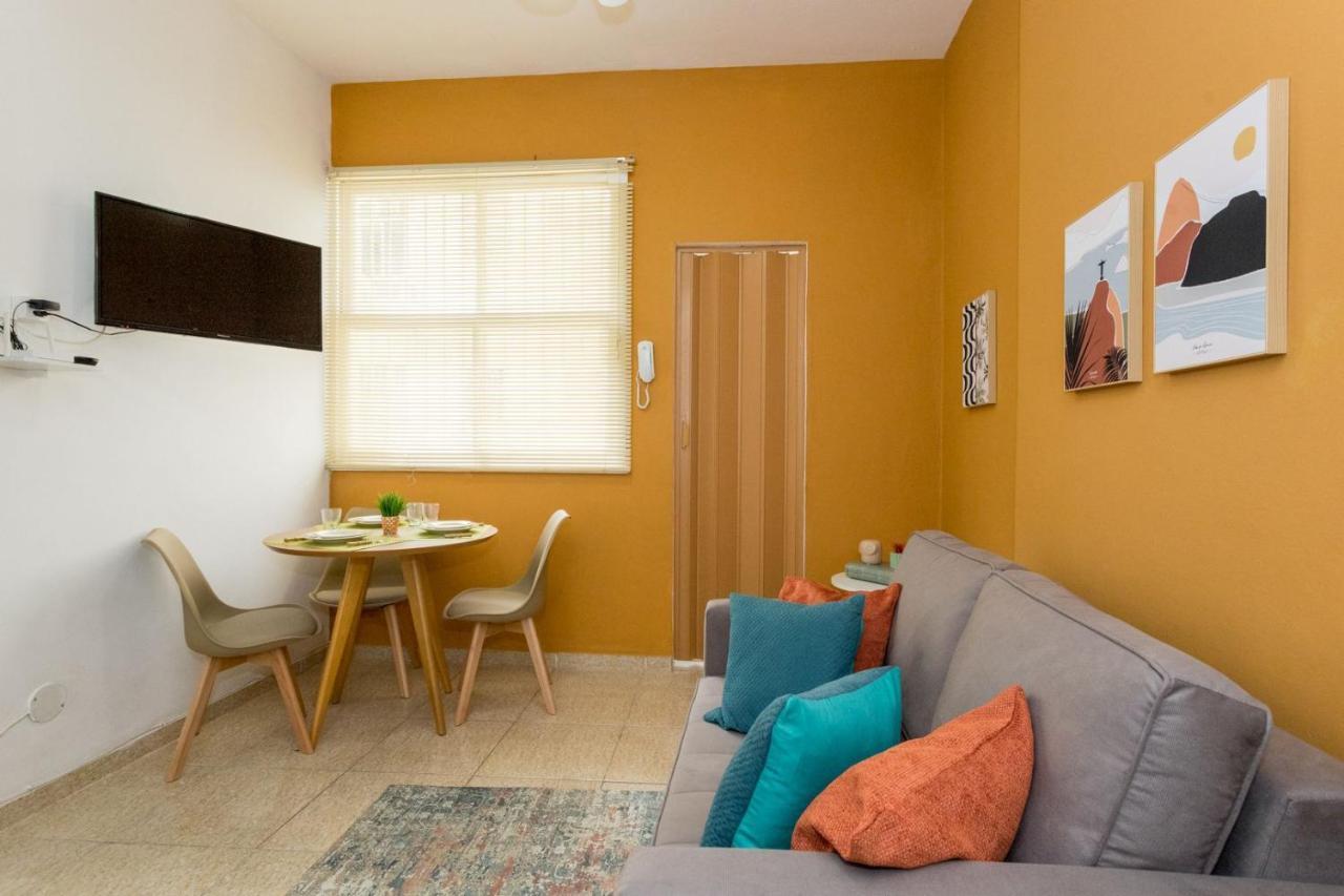 Conforto E Relax, Caminhando Para A Praia De Copacabana, Quarto E Sala, Completo, Com Wi Fi, Cozinha, Ar Condicionado Rio de Janeiro Bagian luar foto